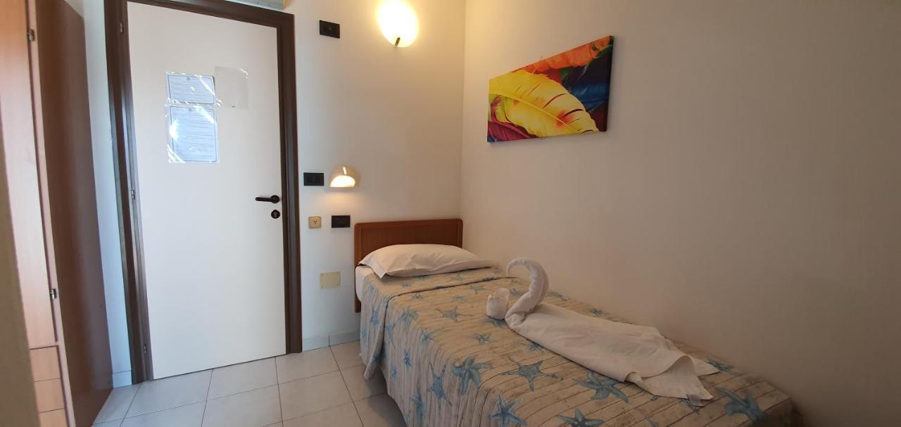 Hotel Vela Azzurra Rimini Exteriér fotografie