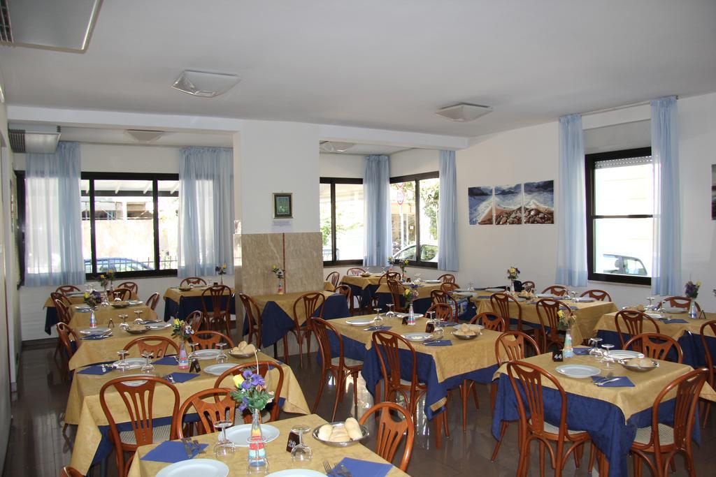 Hotel Vela Azzurra Rimini Exteriér fotografie