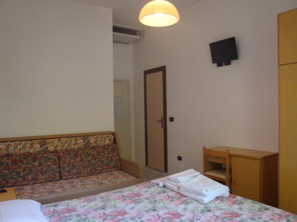 Hotel Vela Azzurra Rimini Pokoj fotografie